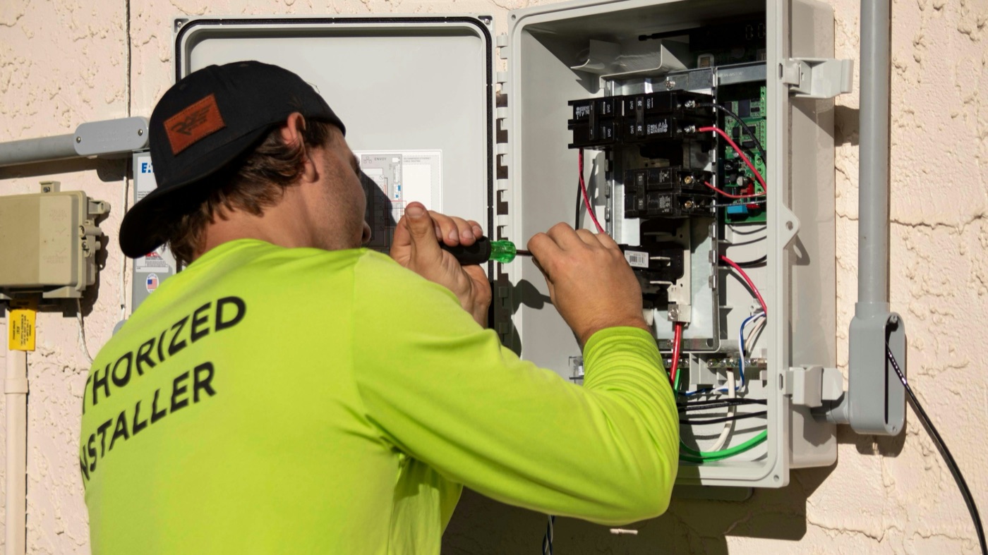 A WECA member contractor at work